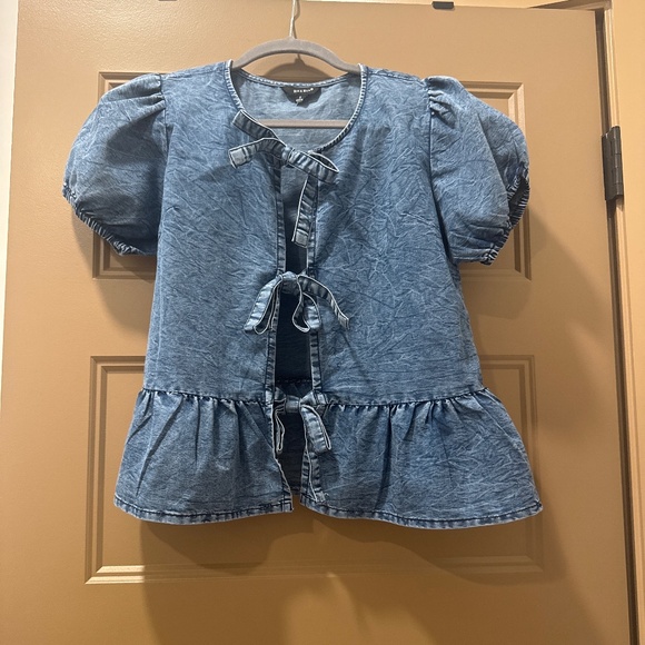 Sim & Sam Tops - Sim & Sam tie-front top